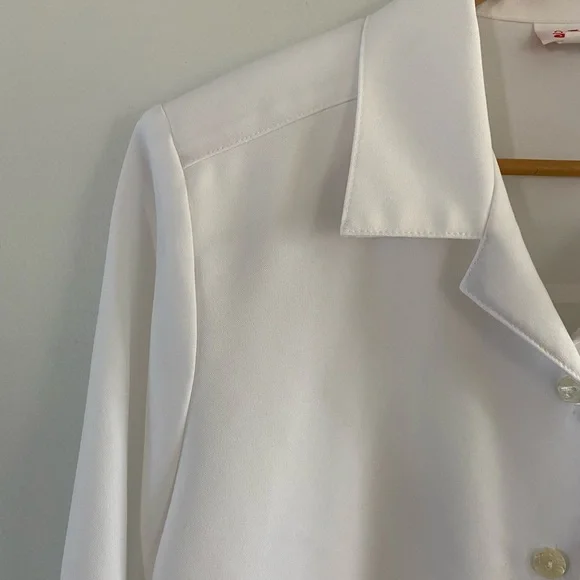 SOLD ELSEWHERE - Vintage white button-up blouse by Alia - Picture 4 of 6